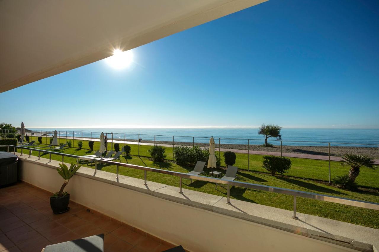 Appt 401-3-Bed-Heaven Beach-Paseo-All Year Heated Pool-Free Bikes Estepona Buitenkant foto