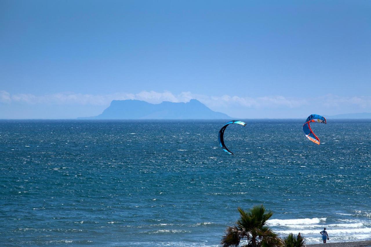 Appt 401-3-Bed-Heaven Beach-Paseo-All Year Heated Pool-Free Bikes Estepona Buitenkant foto